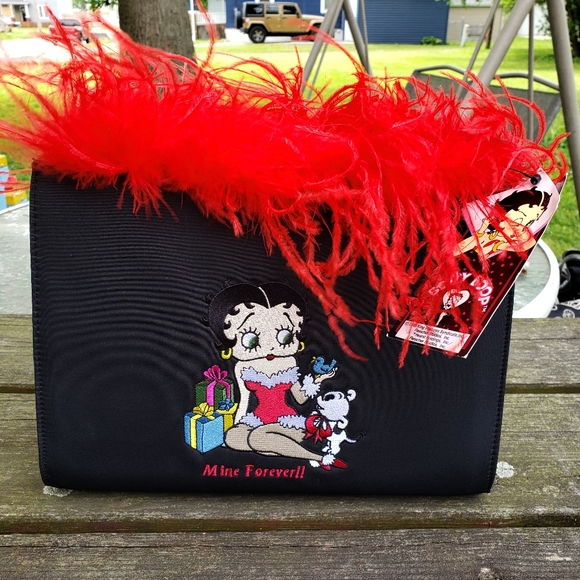 2003 BETTY BOOP PURSE! NEW! BETTY BOOP & PUDGY "Mine Forever" Handbag - Picture 1 of 11